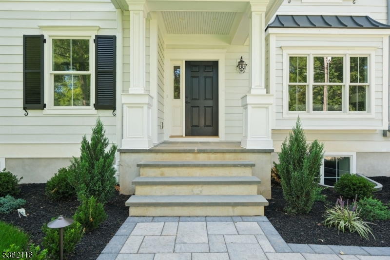 29 Walton Ave