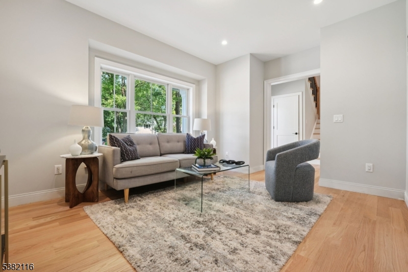 29 Walton Ave