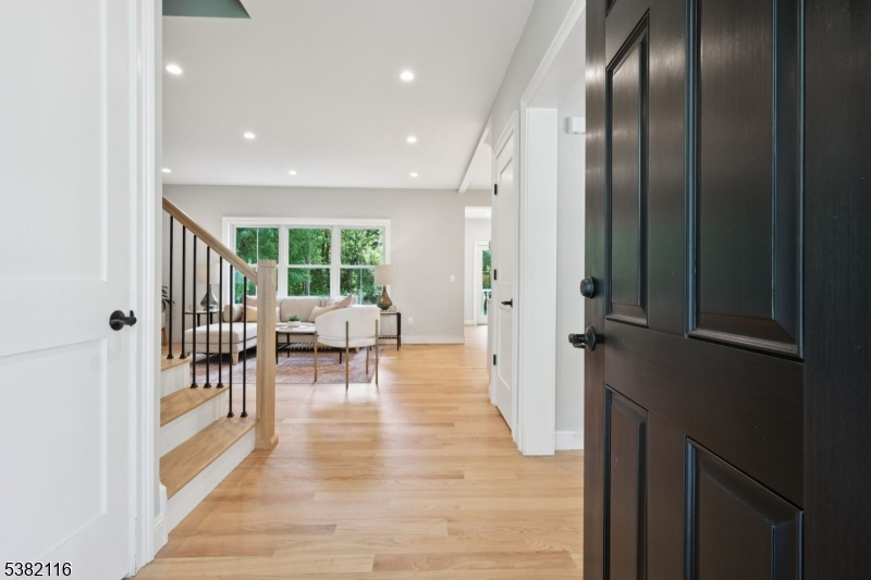 29 Walton Ave