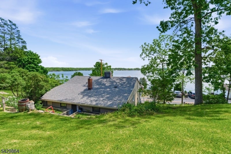 77 Lower North Shore Rd