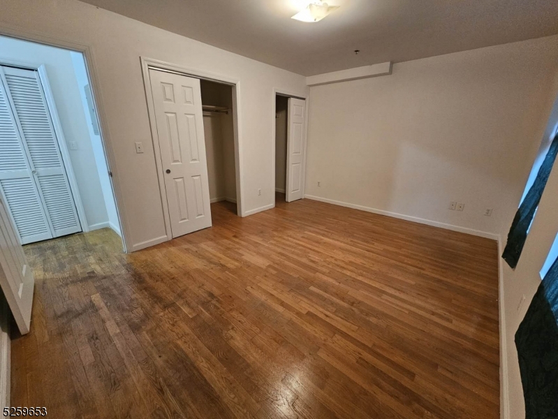 1042 Bergen St 2R