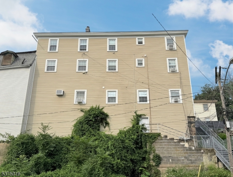 1000 Main St
