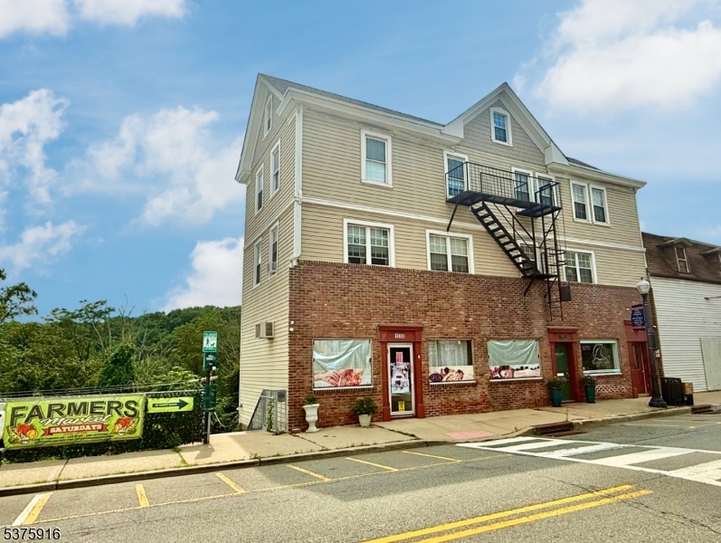 1000 Main St