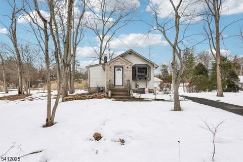 19 Honeyman Pl Berkeley Heights Twp. NJ 07922