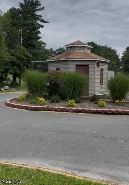 606 Sleepy Hollow Rd