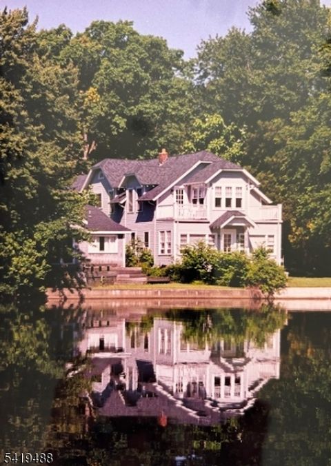 20 Seneca Trl Denville Twp. NJ 07834