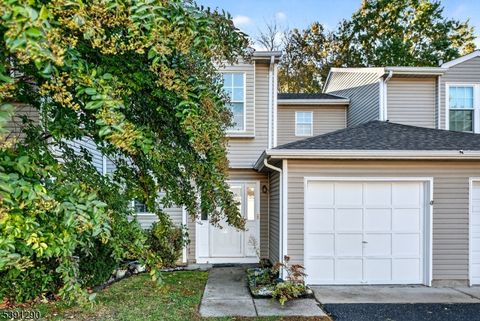 34 S Pointe Cir Tinton Falls Boro NJ 07753