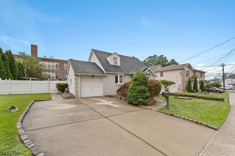 2480 Dorchester Rd