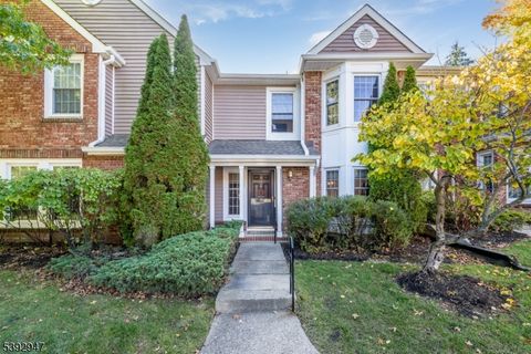 Photo of 83 Laurelwood Ct, Rockaway, NJ 07866 (MLS # 3993969)