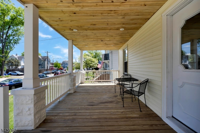 219 Lincoln Ave