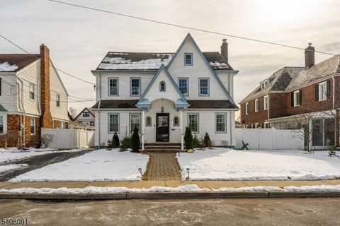 32 Barnard Pl Elizabeth City NJ 07208