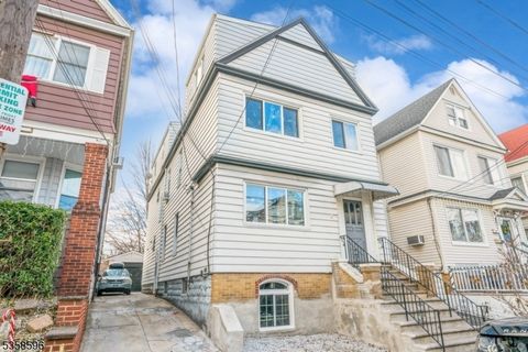 158 W 8Th St Bayonne City NJ 07002