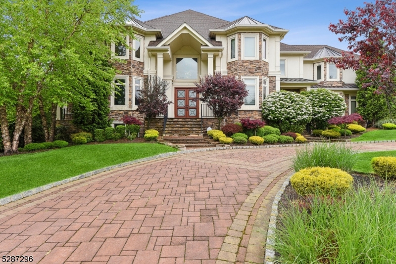 14 Michelle Ln