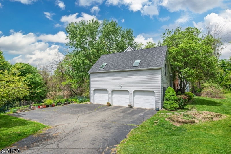 31 Richmond Hill Dr