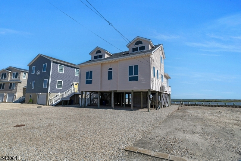 237 Heron Rd