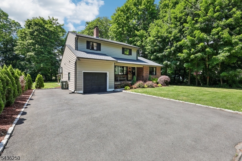 5 N Rose Ln