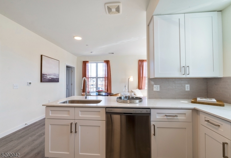 377 Summerhill Rd 2Bed