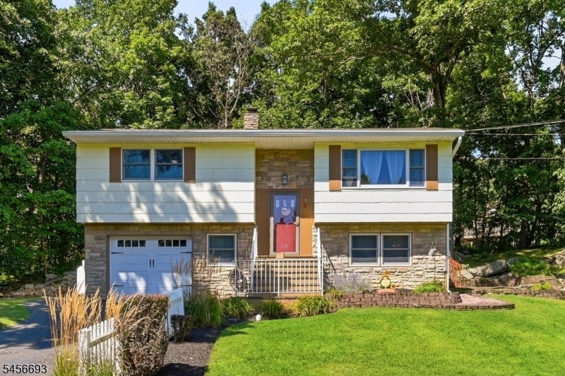 25 Elm Tree Rd