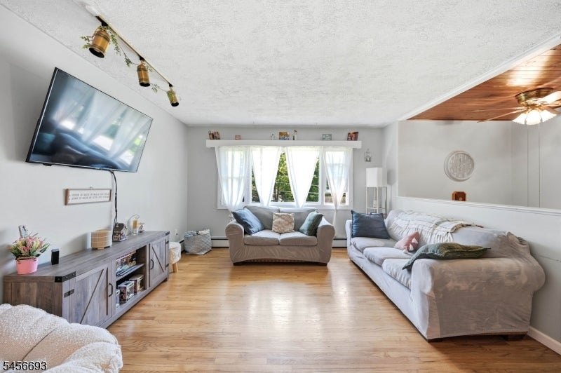 25 Elm Tree Rd