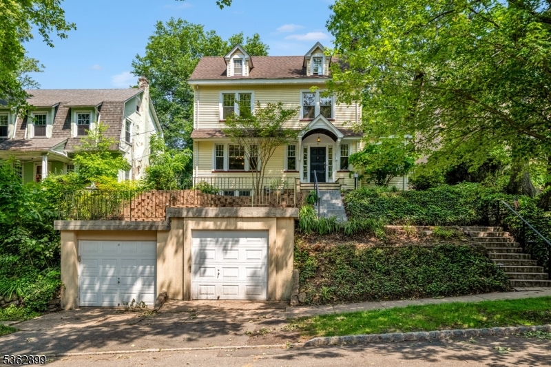 67 Woodland Rd