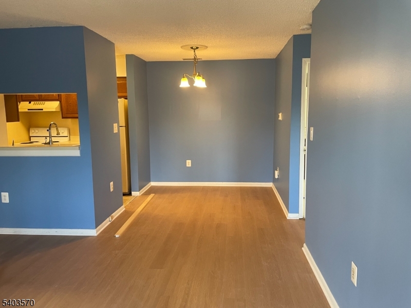 2107 Ravens Crest Dr