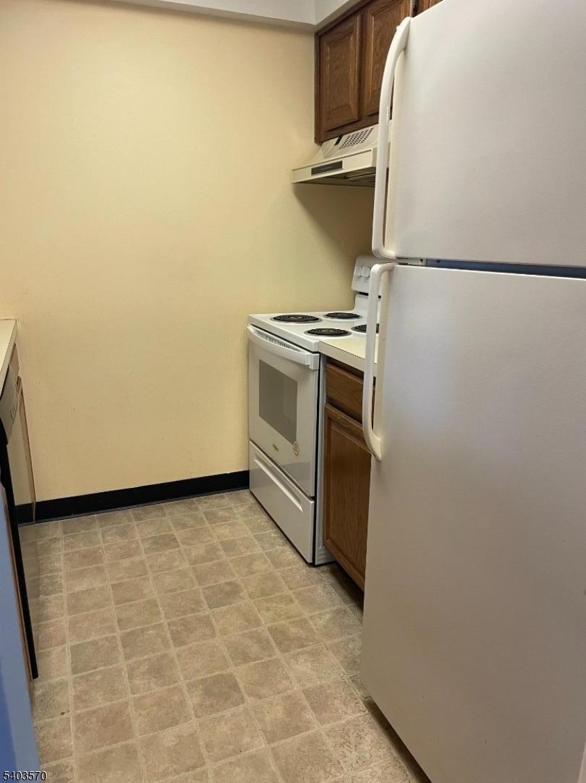 2107 Ravens Crest Dr