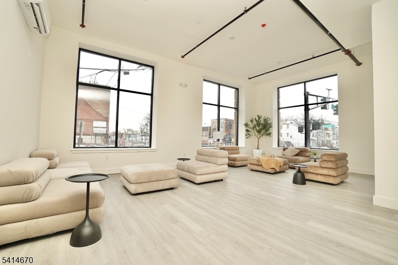 536-540 Central Ave Unit 403 403