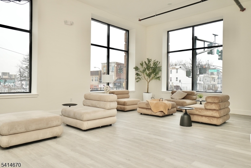 536-540 Central Ave Unit 403 403