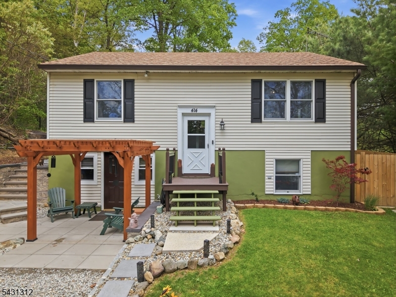 414 Macopin Rd
