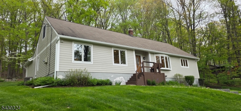90 Russling Rd