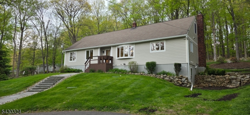 90 Russling Rd