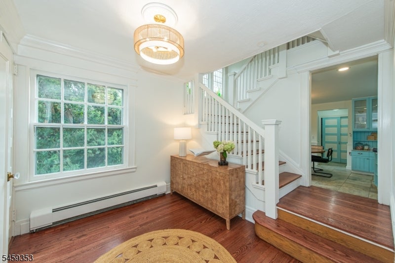 12 Melrose Pl