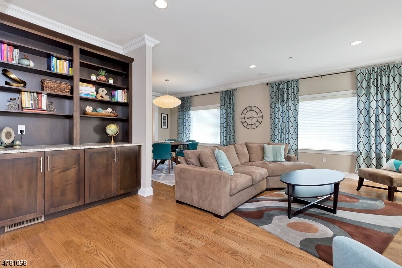 1B Foley Sq 1