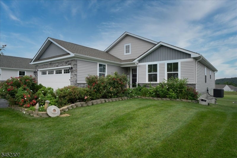 31 Lam Dr