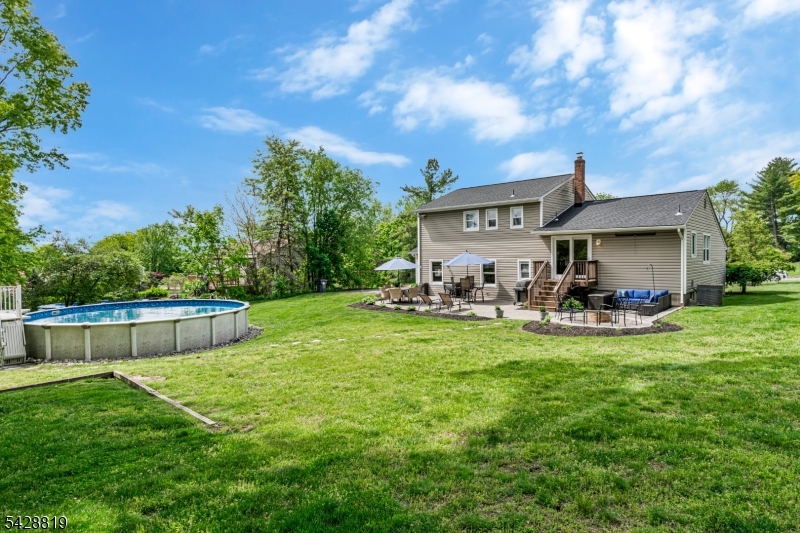 11 Manchester Dr
