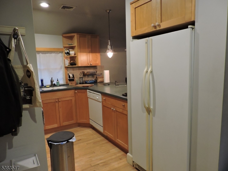 213 Holmes St 2