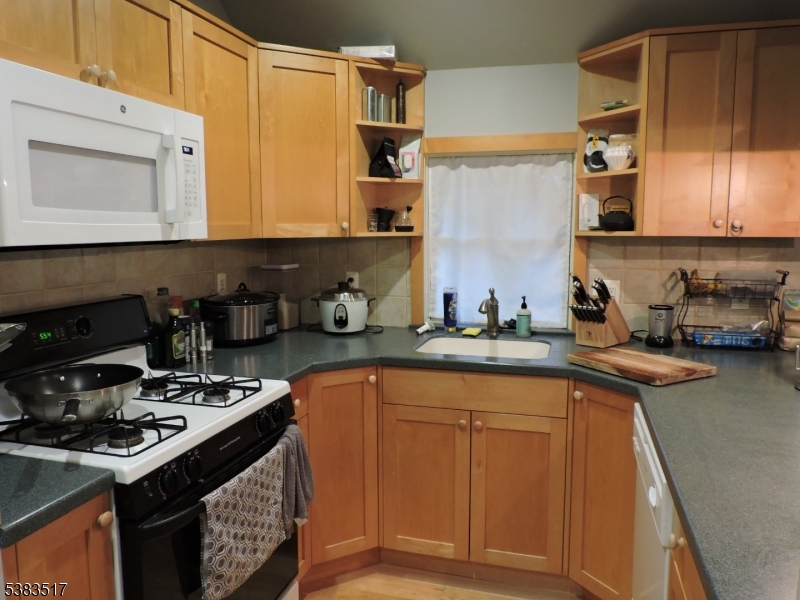 213 Holmes St 2