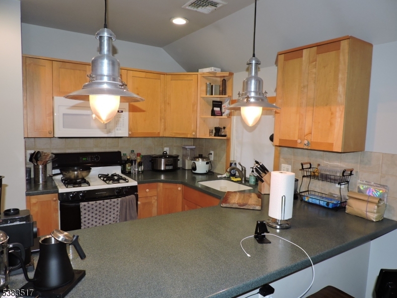 213 Holmes St 2