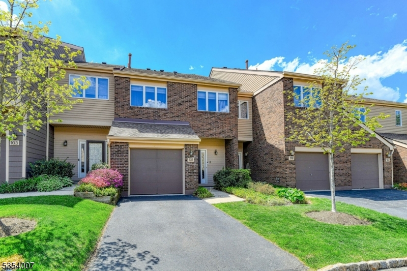 101 Greenwich Ct