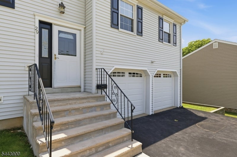 29 Amendola Dr