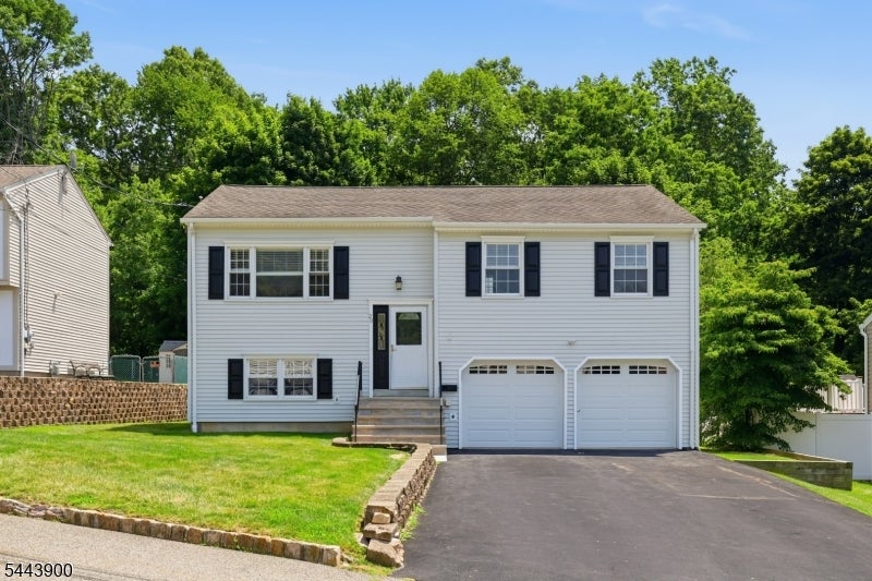 29 Amendola Dr