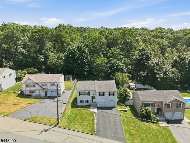29 Amendola Dr