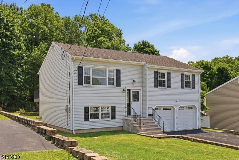29 Amendola Dr