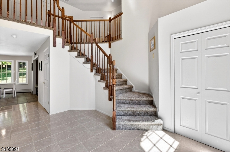 19 Colonial Cir