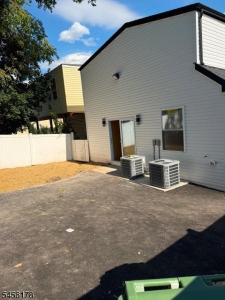 415 E 4Th Ave