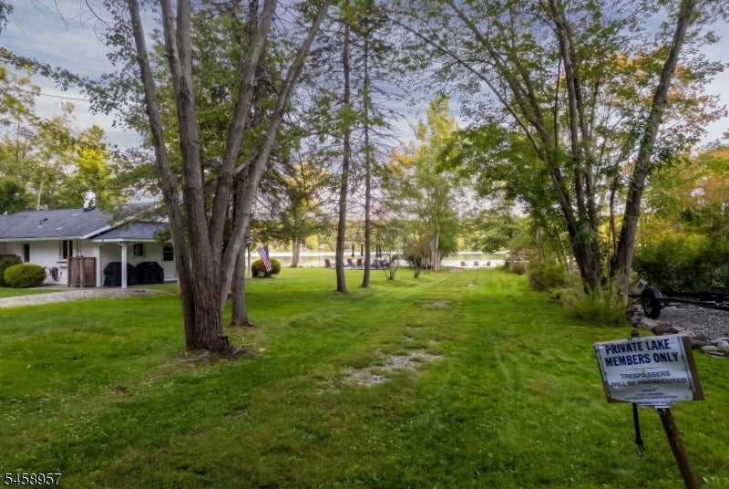 11 Doris Dr