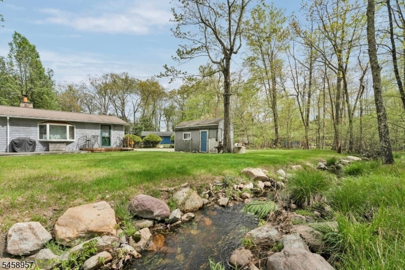 11 Doris Dr