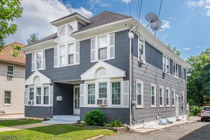 18 Hillairy Ave