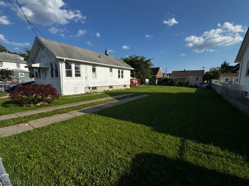 11 S Livingston Ave