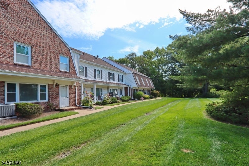 25 Tisbury Ct